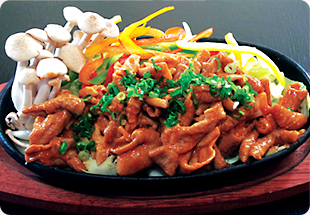 味噌ホルモンの鉄板焼き