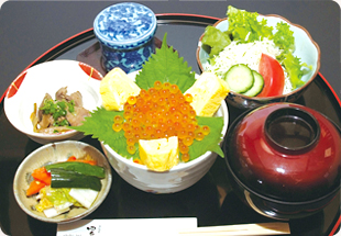 いくら丼定食